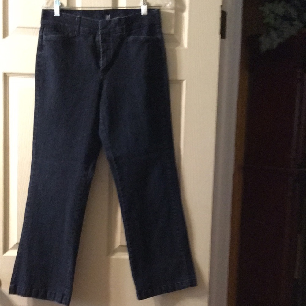 JM COLLECTION woman’s jeans size 6short.